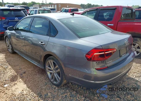 2018 Volkswagen Passat 2.0T R-Line/2.0T S из США, поврежденный, VIN 1VWAA7A31JC025005